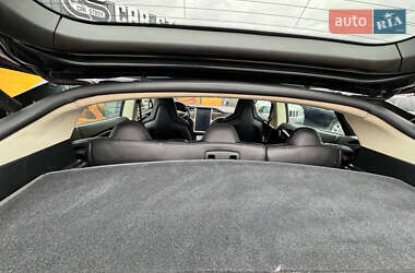 Лифтбек Tesla Model S 2014 в 
