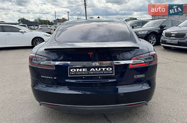 Лифтбек Tesla Model S 2015 в 