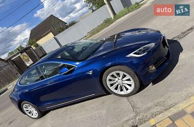 Лифтбек Tesla Model S 2018 в Киеве