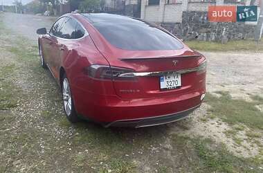 Лифтбек Tesla Model S 2014 в 