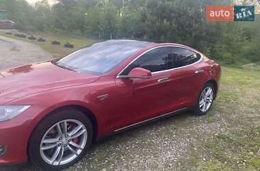 Лифтбек Tesla Model S 2014 в 