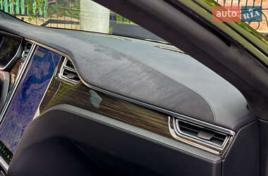 Лифтбек Tesla Model S 2015 в 