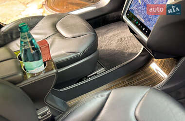 Лифтбек Tesla Model S 2015 в 