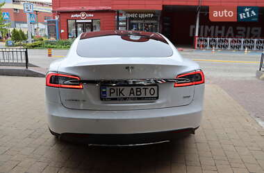 Лифтбек Tesla Model S 2016 в 