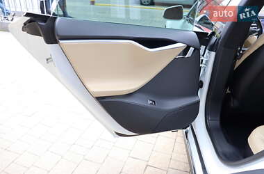 Лифтбек Tesla Model S 2016 в 