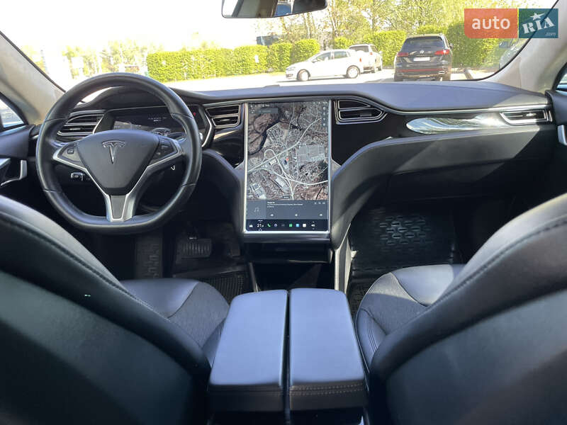 Лифтбек Tesla Model S 2015 в Киеве