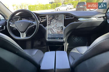 Лифтбек Tesla Model S 2015 в 