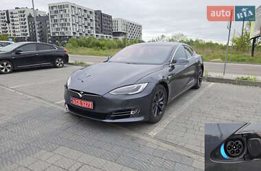 Лифтбек Tesla Model S 2019 в Львове