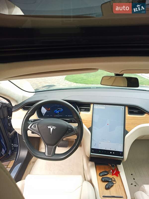 Лифтбек Tesla Model S 2018 в Киеве