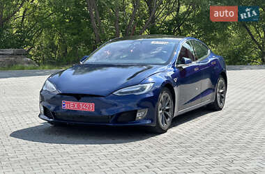 Лифтбек Tesla Model S 2016 в Луцке