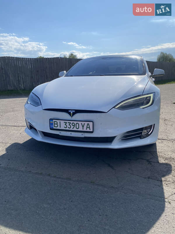 Tesla Model S 2016