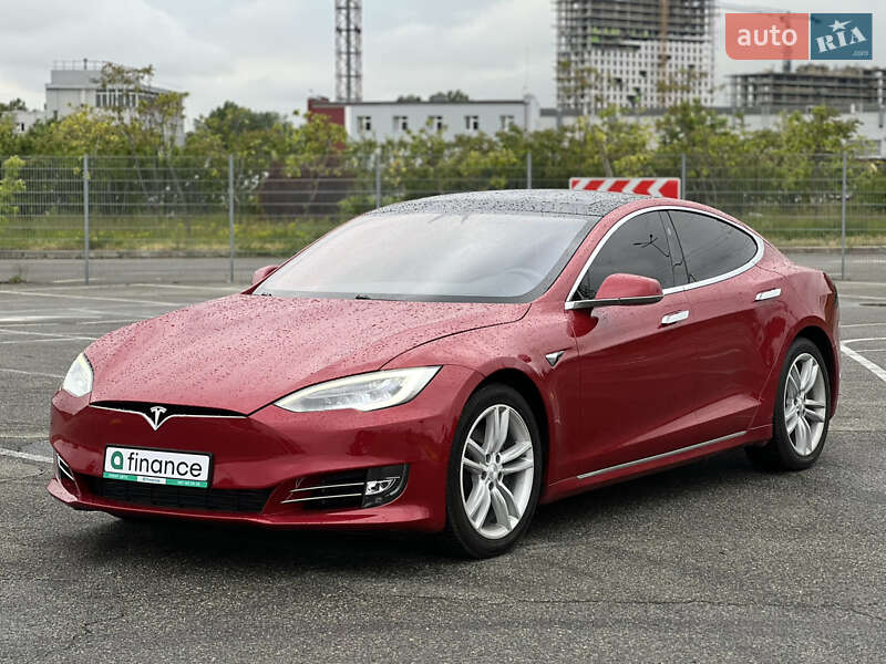 Tesla Model S 2019
