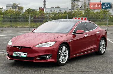 Лифтбек Tesla Model S 2019 в 