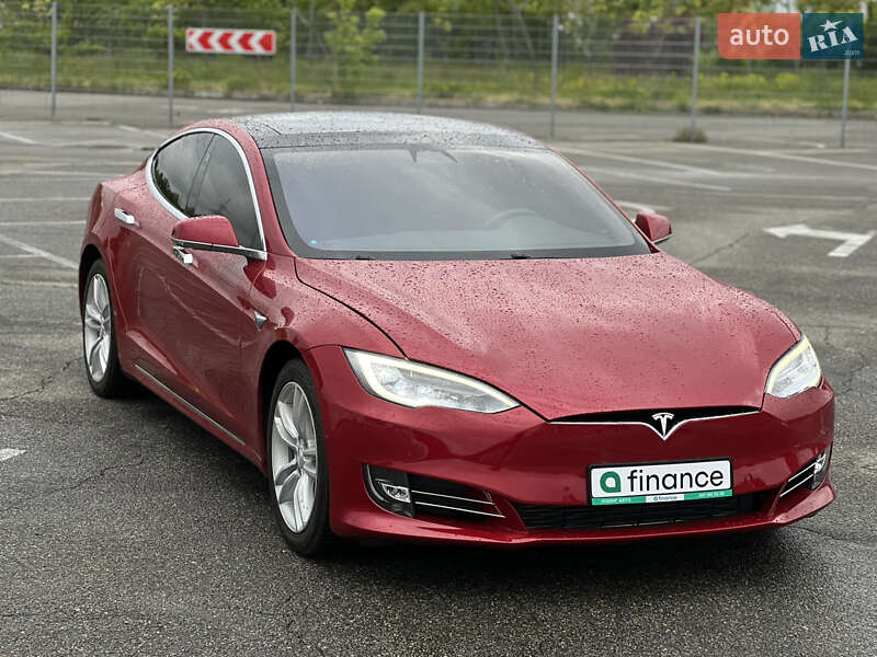 Ліфтбек Tesla Model S 2019 в Києві