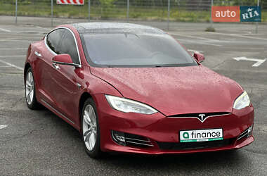 Лифтбек Tesla Model S 2019 в 