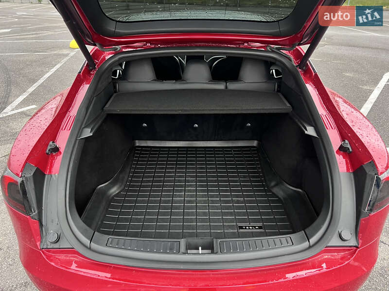 Ліфтбек Tesla Model S 2019 в Києві