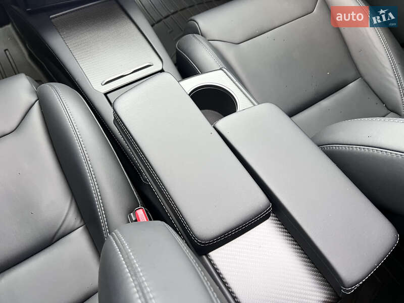 Ліфтбек Tesla Model S 2019 в Києві