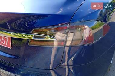 Лифтбек Tesla Model S 2016 в 