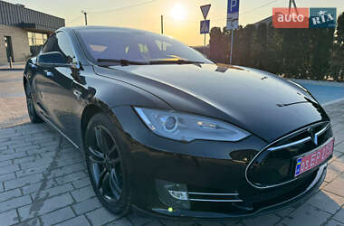 Лифтбек Tesla Model S 2013 в 