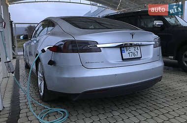 Лифтбек Tesla Model S 2014 в 