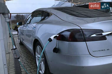 Лифтбек Tesla Model S 2014 в 