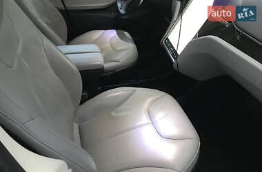 Лифтбек Tesla Model S 2014 в 