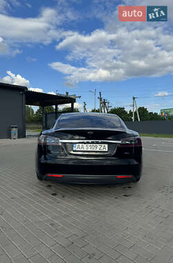 Лифтбек Tesla Model S 2015 в 
