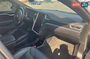 Лифтбек Tesla Model S 2015 в 