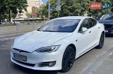 Ліфтбек Tesla Model S 2016 в Києві