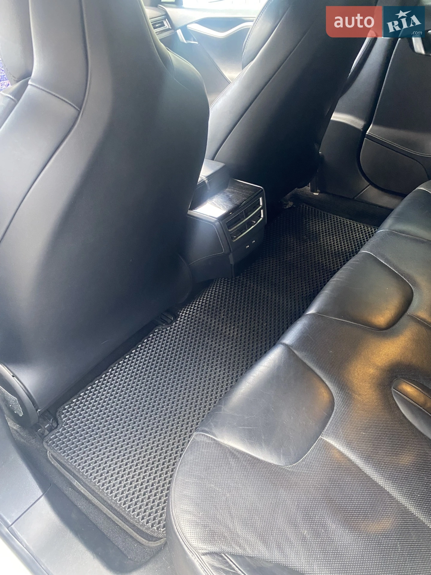 2016 Tesla Model S - мініатюра 10