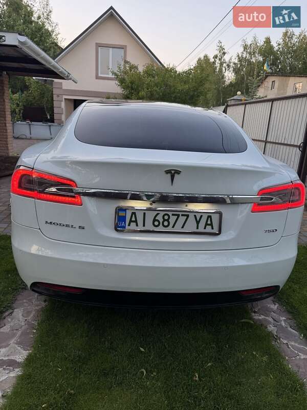 Ліфтбек Tesla Model S 2017 в Києві