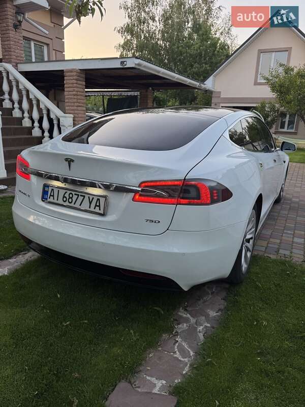Ліфтбек Tesla Model S 2017 в Києві