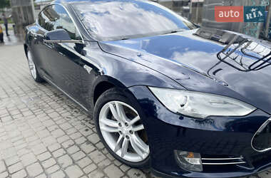Лифтбек Tesla Model S 2014 в 
