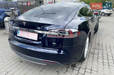 Лифтбек Tesla Model S 2014 в Яремче