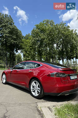 Лифтбек Tesla Model S 2015 в 