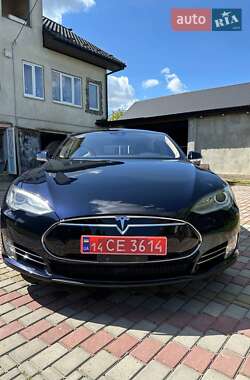 Лифтбек Tesla Model S 2015 в Самборе