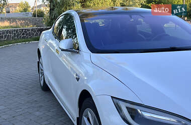 Лифтбек Tesla Model S 2017 в 