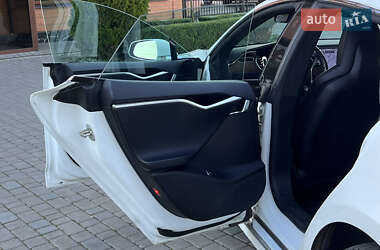 Лифтбек Tesla Model S 2017 в 