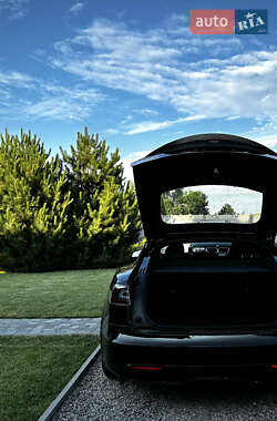 Лифтбек Tesla Model S 2021 в 