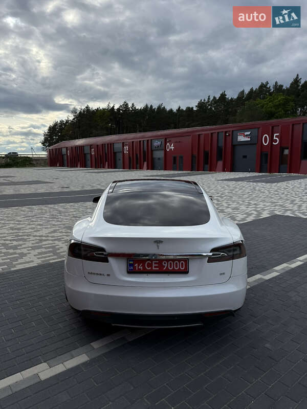 Лифтбек Tesla Model S 2013 в Львове