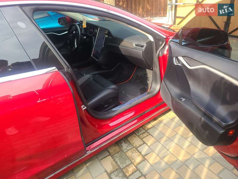 Лифтбек Tesla Model S 2018 в Хмельницком