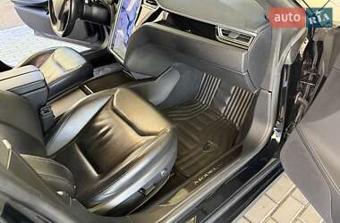 Лифтбек Tesla Model S 2015 в 
