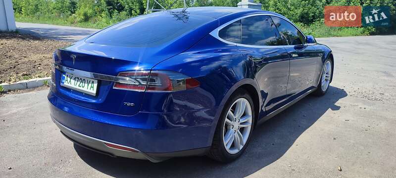 Ліфтбек Tesla Model S 2015 в Харкові