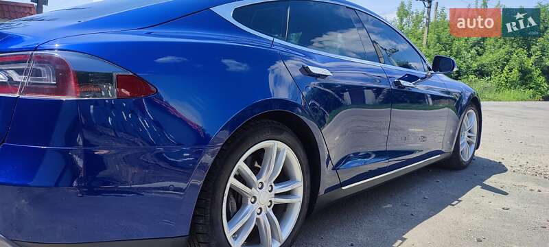 Ліфтбек Tesla Model S 2015 в Харкові