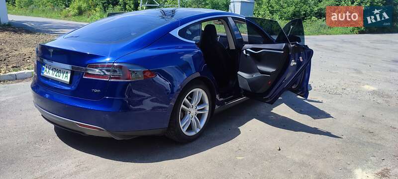 Ліфтбек Tesla Model S 2015 в Харкові