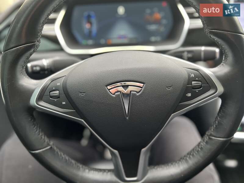 Ліфтбек Tesla Model S 2015 в Харкові