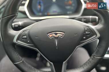 Лифтбек Tesla Model S 2015 в 