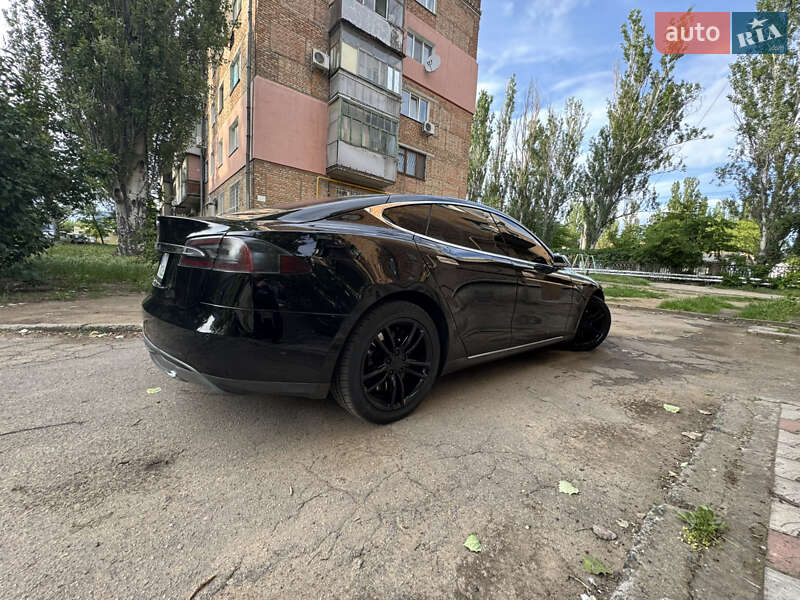 Ліфтбек Tesla Model S 2014 в Миколаєві