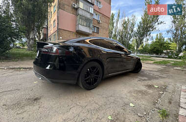 Ліфтбек Tesla Model S 2014 в 
