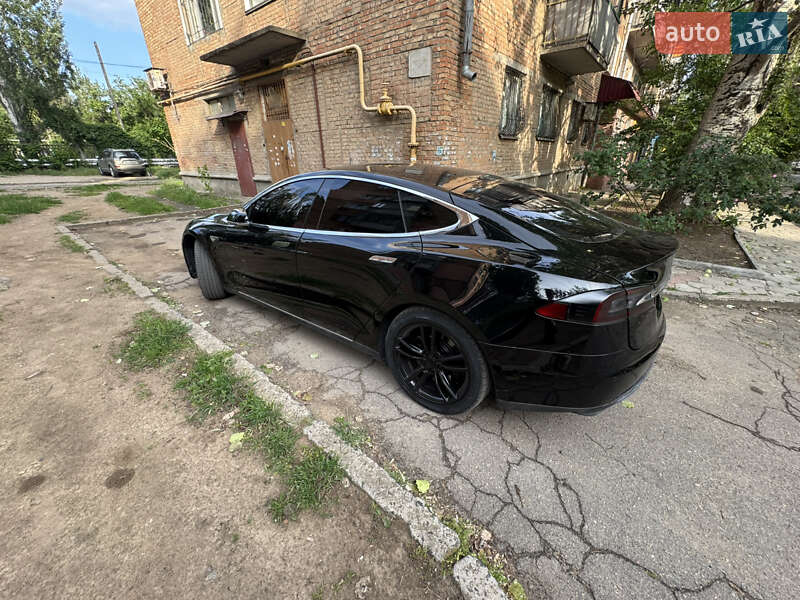 Ліфтбек Tesla Model S 2014 в Миколаєві